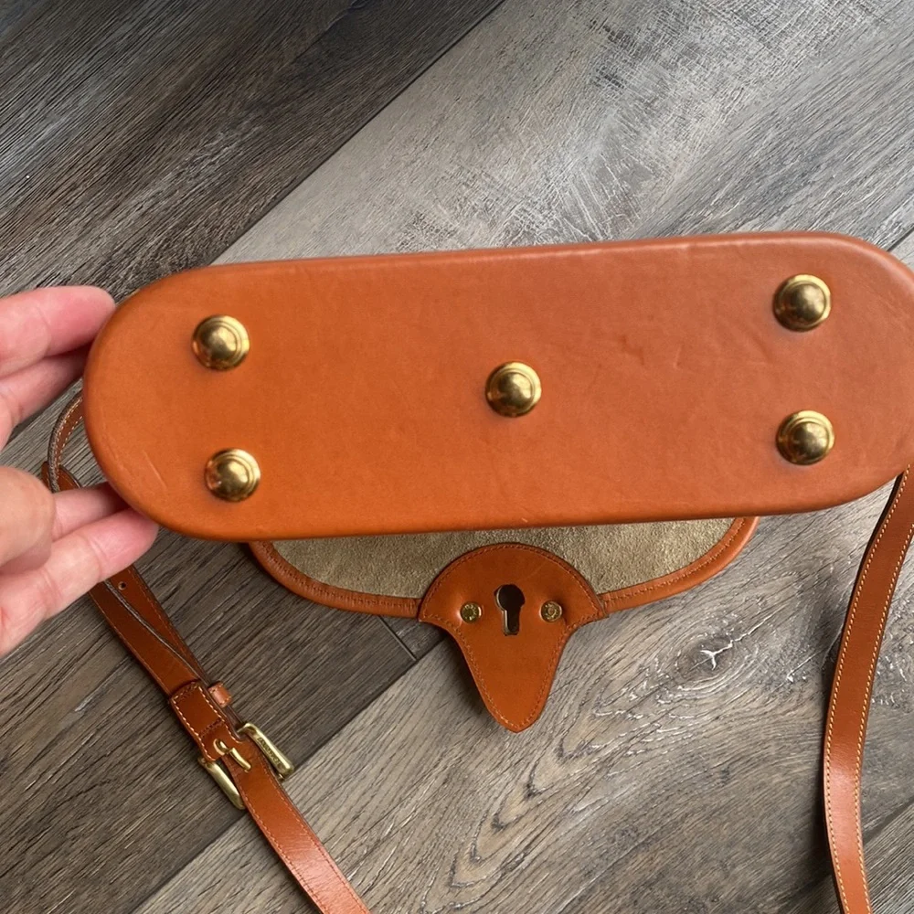 Vintage Dooney and Bourke Cross Body Bag - Picture 4 of 11